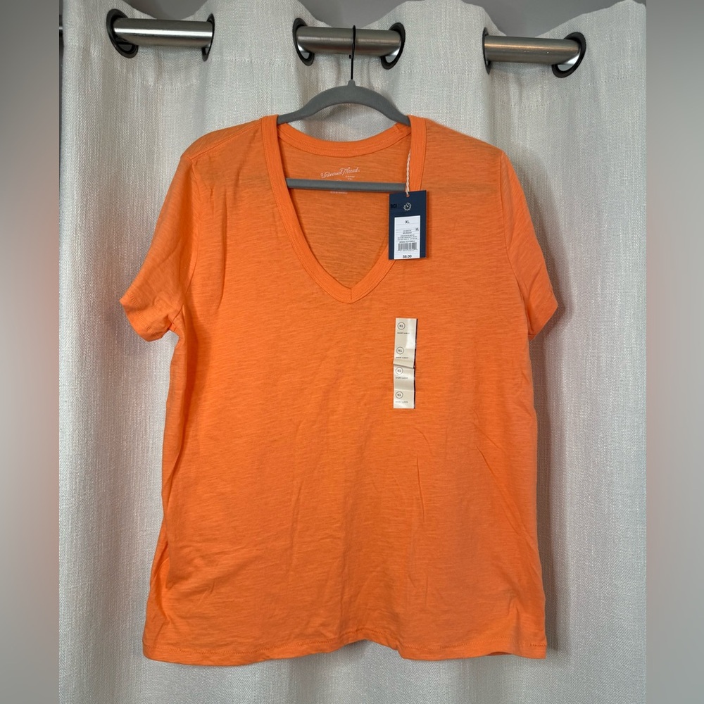 New Universal Threads Tshirt with tags on. Size XL.  Smoke free home